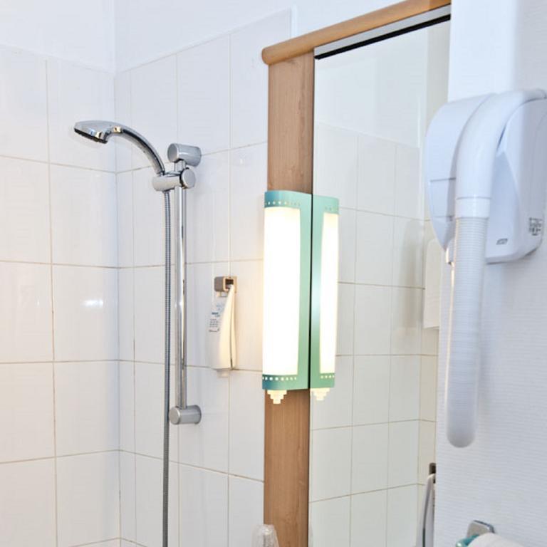 Egg Hotel Gonesse Δωμάτιο φωτογραφία