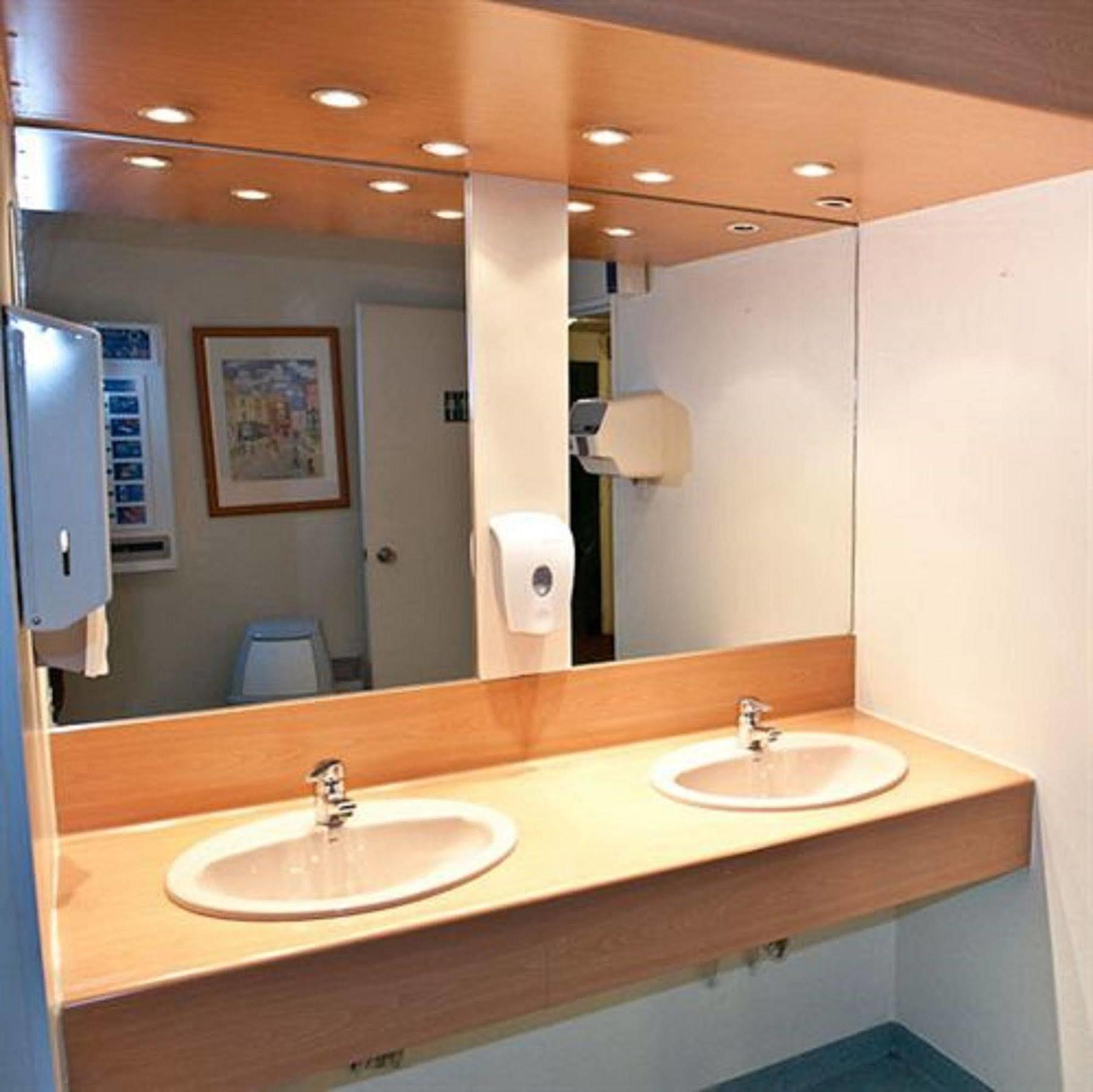 Egg Hotel Gonesse Εξωτερικό φωτογραφία
