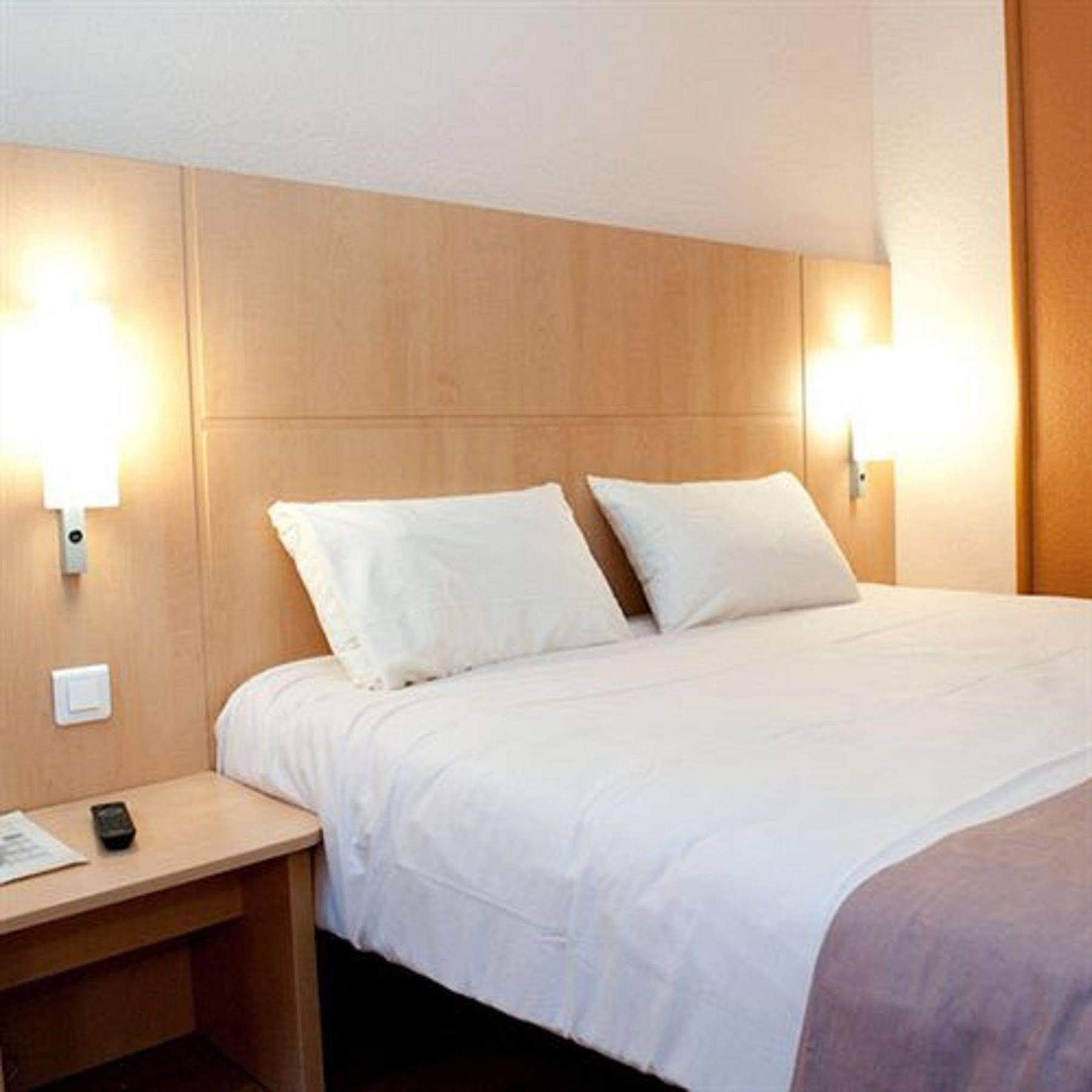 Egg Hotel Gonesse Εξωτερικό φωτογραφία