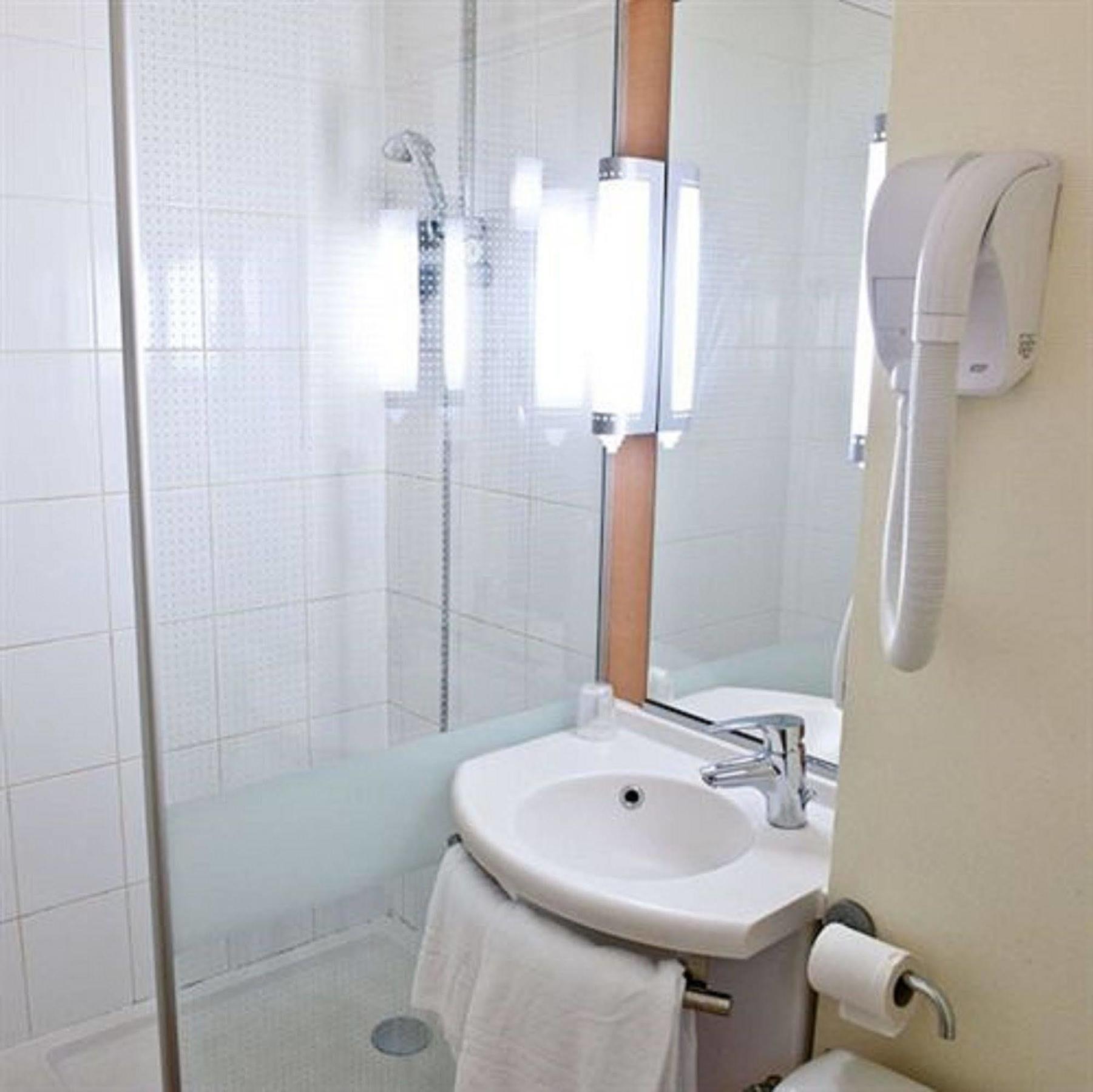 Egg Hotel Gonesse Εξωτερικό φωτογραφία